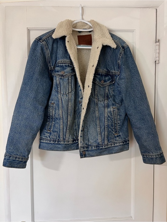 Levi's Jackets & Blazers - Levi's Blue Denim Jacket with Cream Sherpa